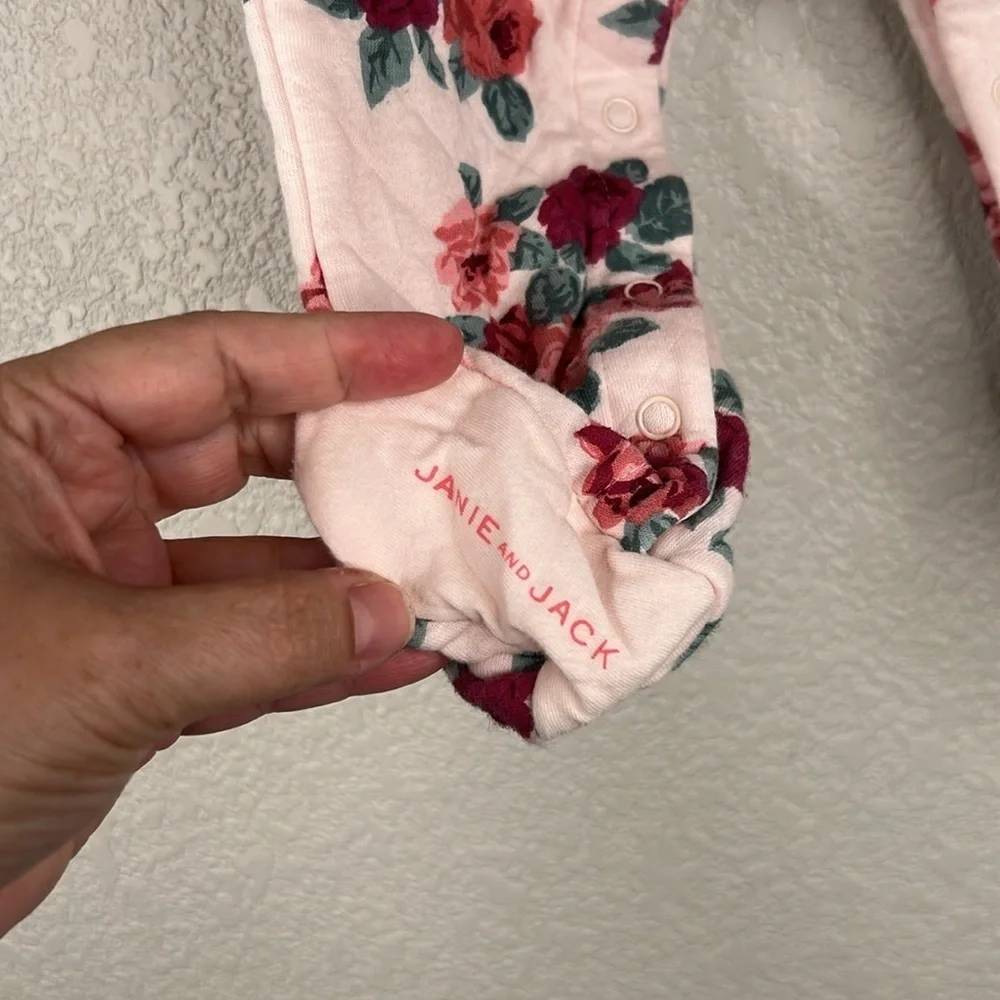Janie and Jack Baby Girl Floral One Piece Comfy Pajamas Size 6-9 Months